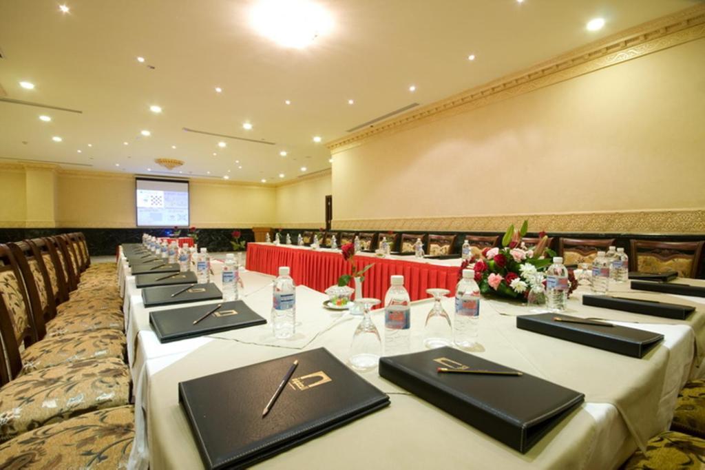 Al Safwah Orchid Hotel Mekka Buitenkant foto Meeting room